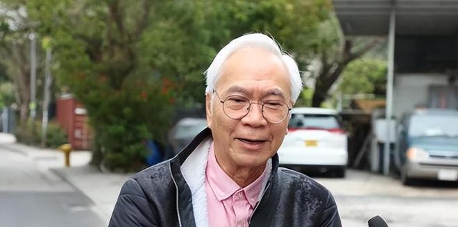 73岁老戏骨李龙基在舞台上哭泣，为救小女友憔悴了很多