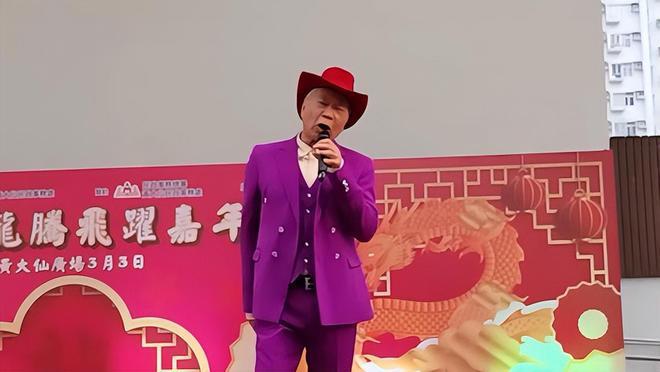 73岁老戏骨李龙基在舞台上哭泣，为救小女友憔悴了很多
