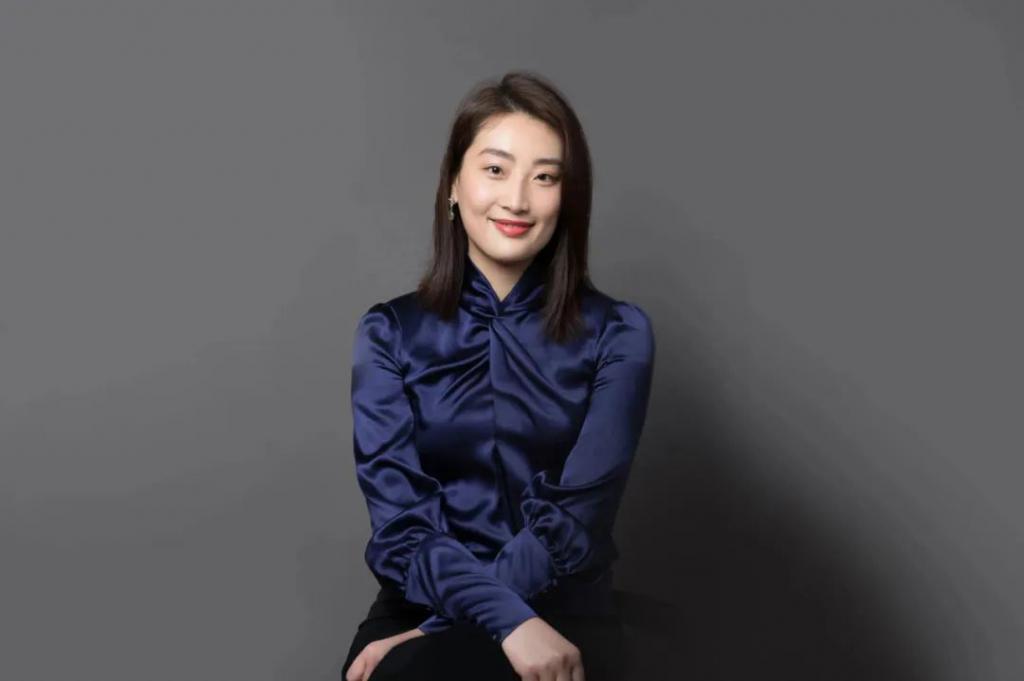 宗馥莉：放弃王力宏，继承500亿