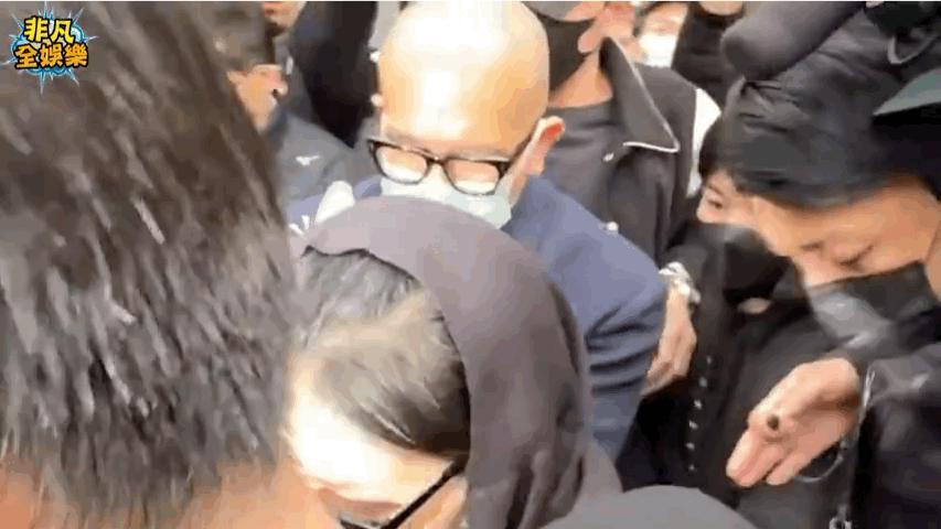 台媒吹捧大S翻车！不敢报道她穿着暴露还遮掩丑闻