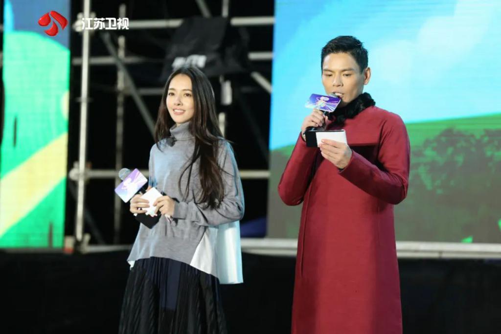 辣眼睛!!资本家的丑孩子又来了?