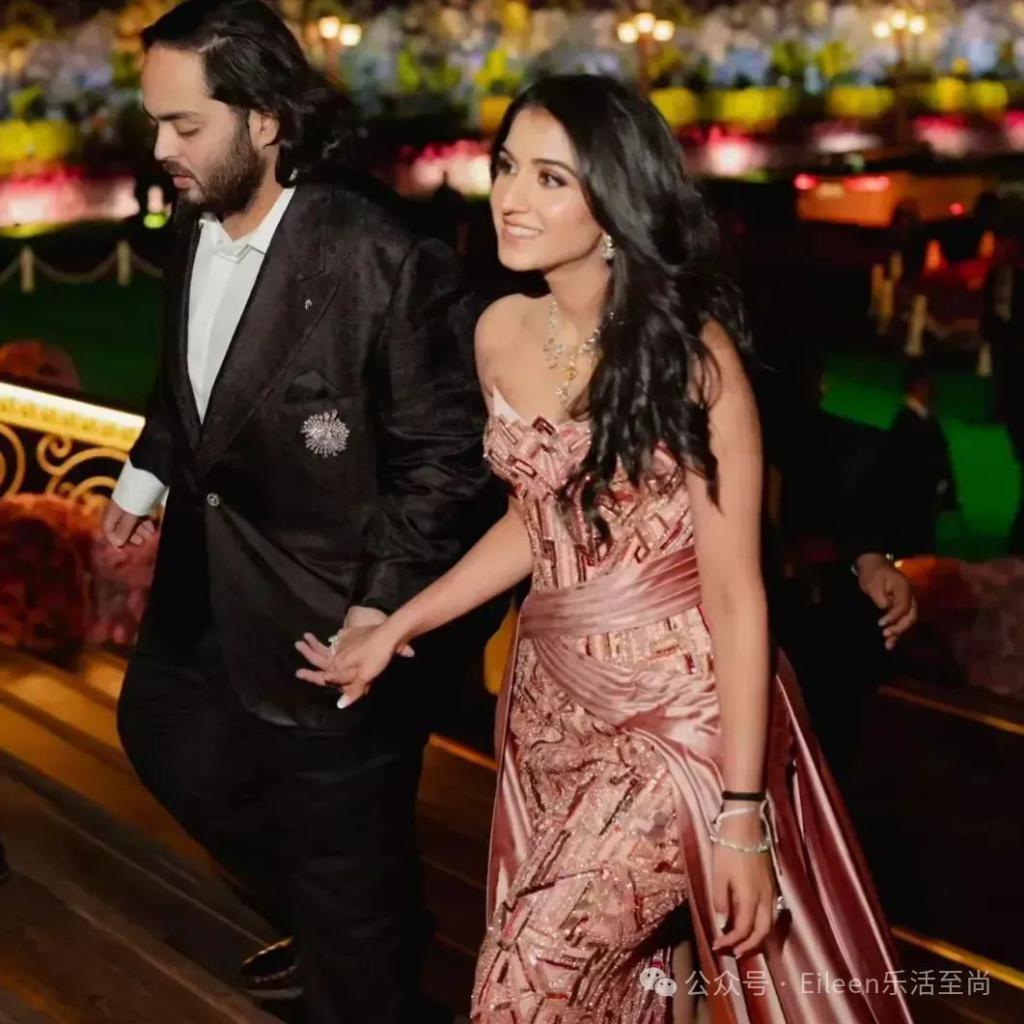 戴15亿珠宝迎娶千金？第一豪门的富贵花们招来多少名流？