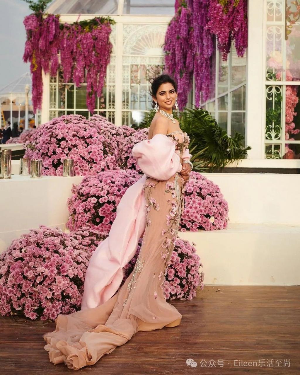 戴15亿珠宝迎娶千金？第一豪门的富贵花们招来多少名流？