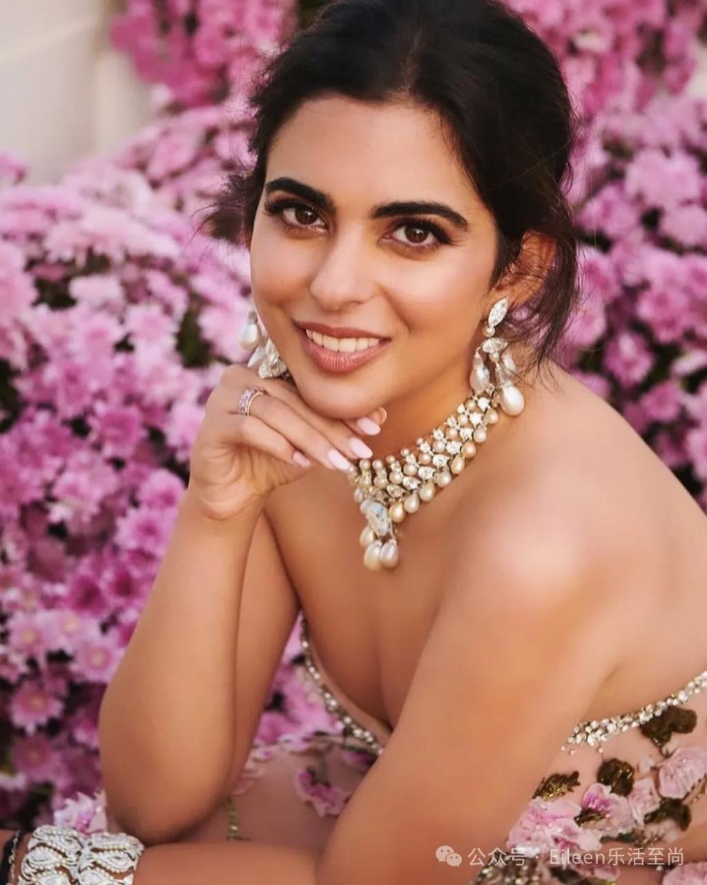 戴15亿珠宝迎娶千金？第一豪门的富贵花们招来多少名流？