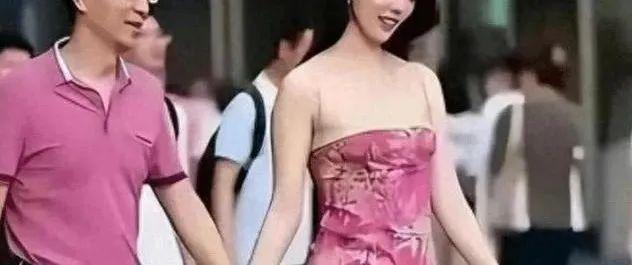 丑闻曝光后她马上直播带货?网友:她很美,但令人作呕