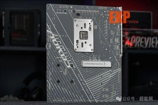 技嘉B650E AORUS ELITE X AX ICE评测：好看易装还有超快USB4