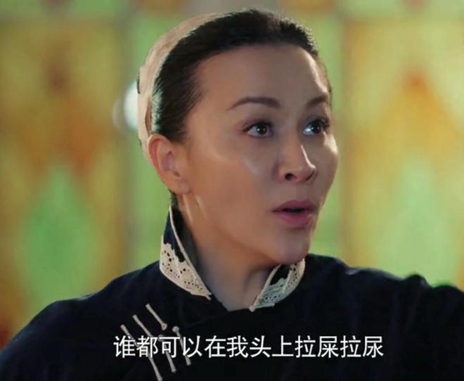 女演员“强行扮嫩”的风又刮到了古装剧，一脸褶子扎双马尾