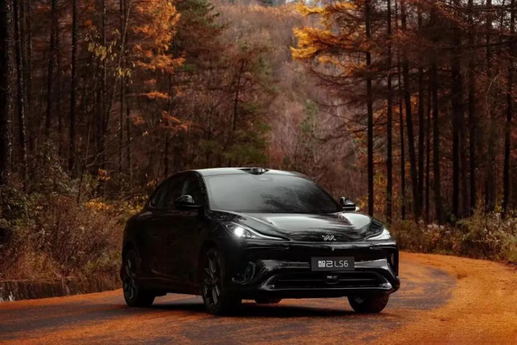 智己汽车陷入“内耗”