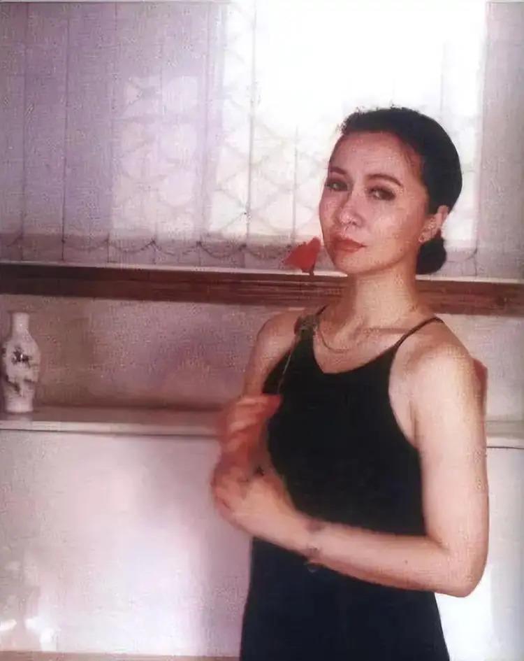 原来他是蔡明儿子！37年不公开，是蔡明的骄傲却又是心病