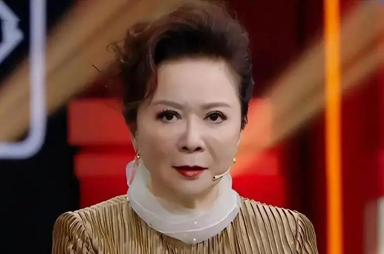 原来他是蔡明儿子！37年不公开，是蔡明的骄傲却又是心病
