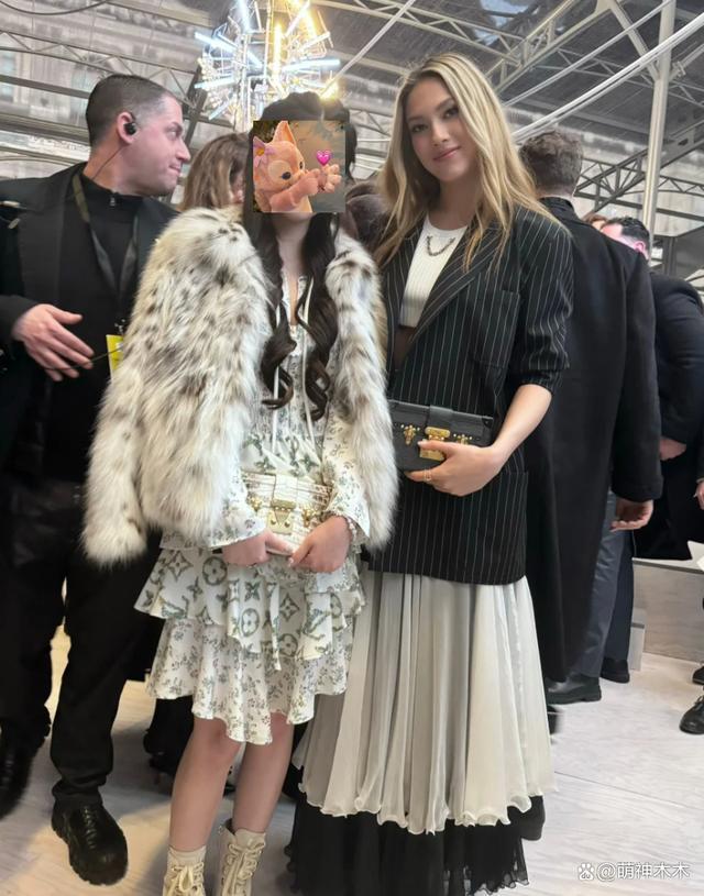 周冬雨时装周遭富婆公开点名吐槽:全程臭脸不配合