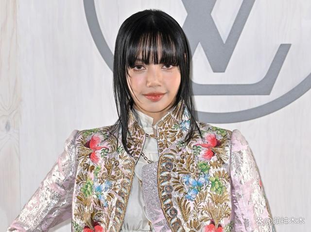 Lisa被指追求欧美风丰臀过度，还没被豪门男友承认