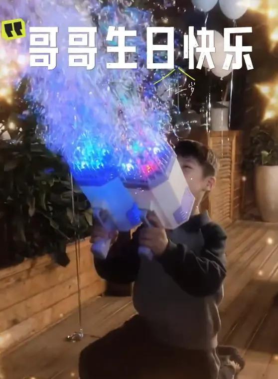 黄圣依高调为儿子庆生，一桌硬菜堪比过年，网友：土豪啊！