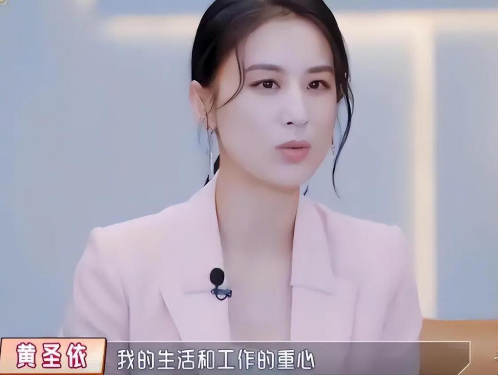 黄圣依高调为儿子庆生，一桌硬菜堪比过年，网友：土豪啊！