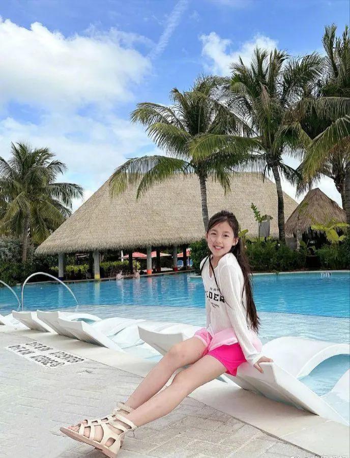 突然就变样了！郭麒麟胖成球，吴昕认不出，石头成大男孩了