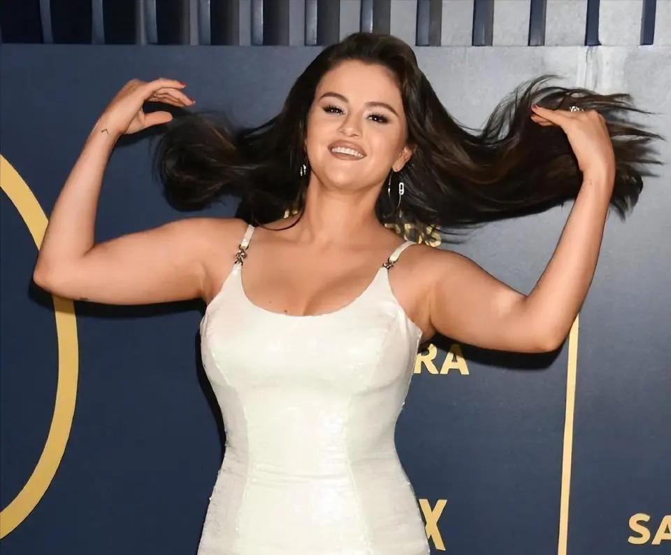 突然就变样了！郭麒麟胖成球，吴昕认不出，石头成大男孩了