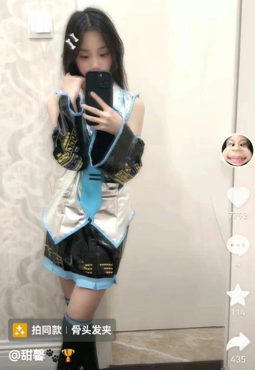 甜馨频遭网暴而销号退网，李小璐发文维护，网友力挺