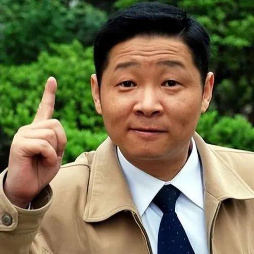 赵亮：因演太监成名，娶名模为妻，如今为何去养鸡？