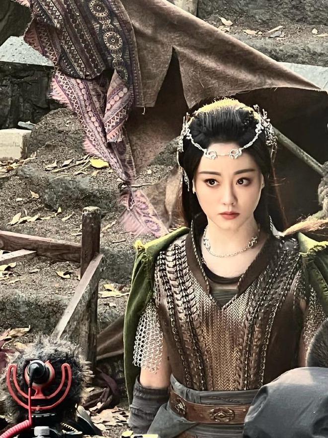 祝绪丹再晒美照，清纯甜美宛如初恋，配文似有深意引争议