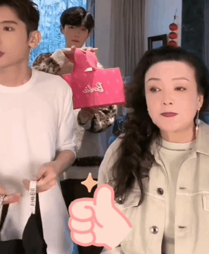 别人朝她扔泥巴，她用泥巴种鲜花，张兰才是妥妥的“大女主”