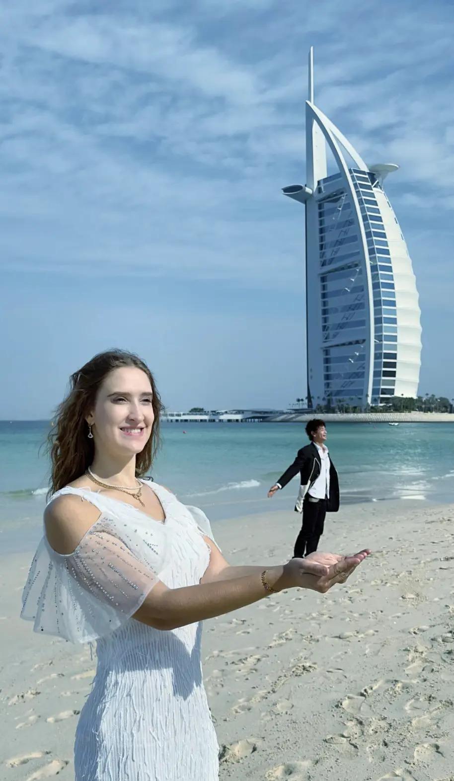 时代缝隙里的老歌手们，过得不要太滋润……