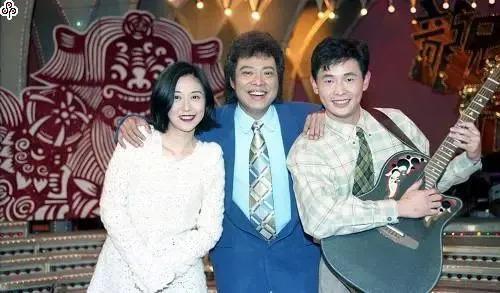 时代缝隙里的老歌手们，过得不要太滋润……