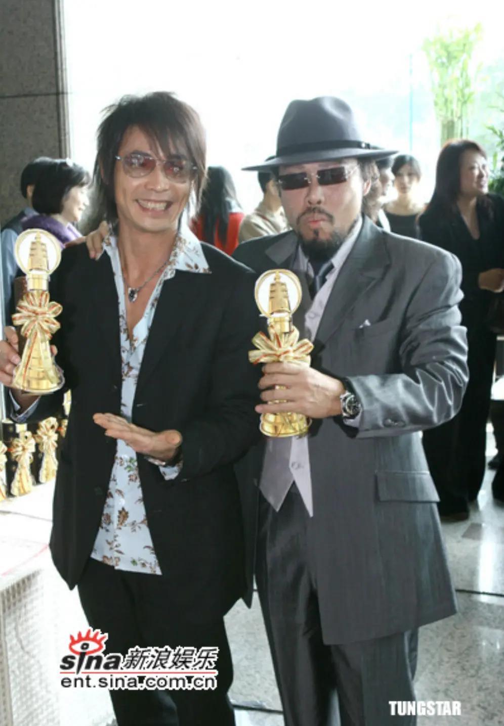 时代缝隙里的老歌手们，过得不要太滋润……