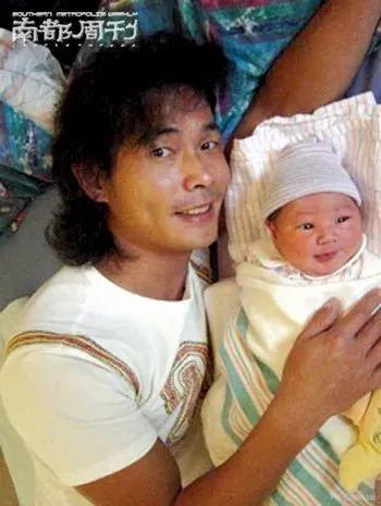 时代缝隙里的老歌手们，过得不要太滋润……