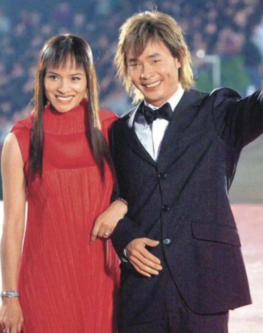 时代缝隙里的老歌手们，过得不要太滋润……