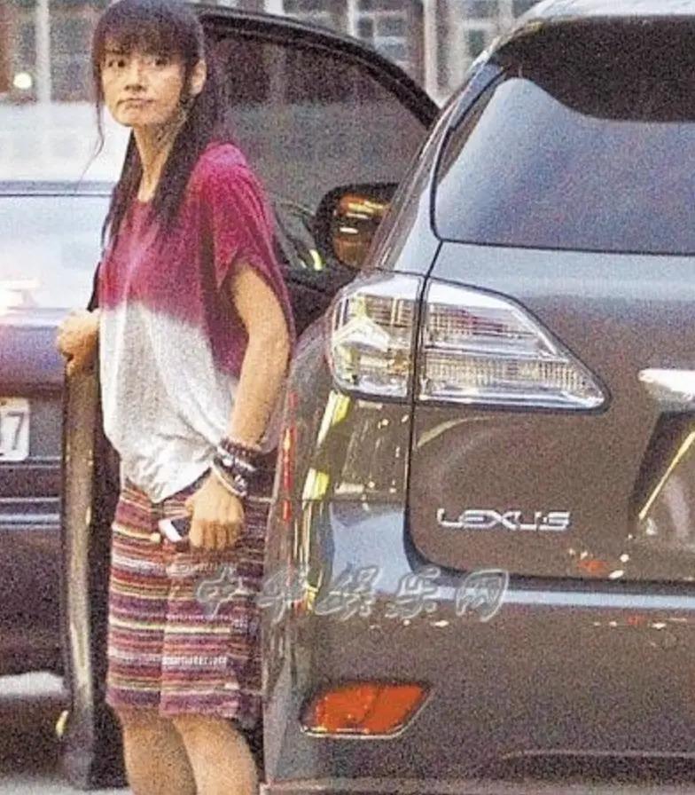 时代缝隙里的老歌手们，过得不要太滋润……