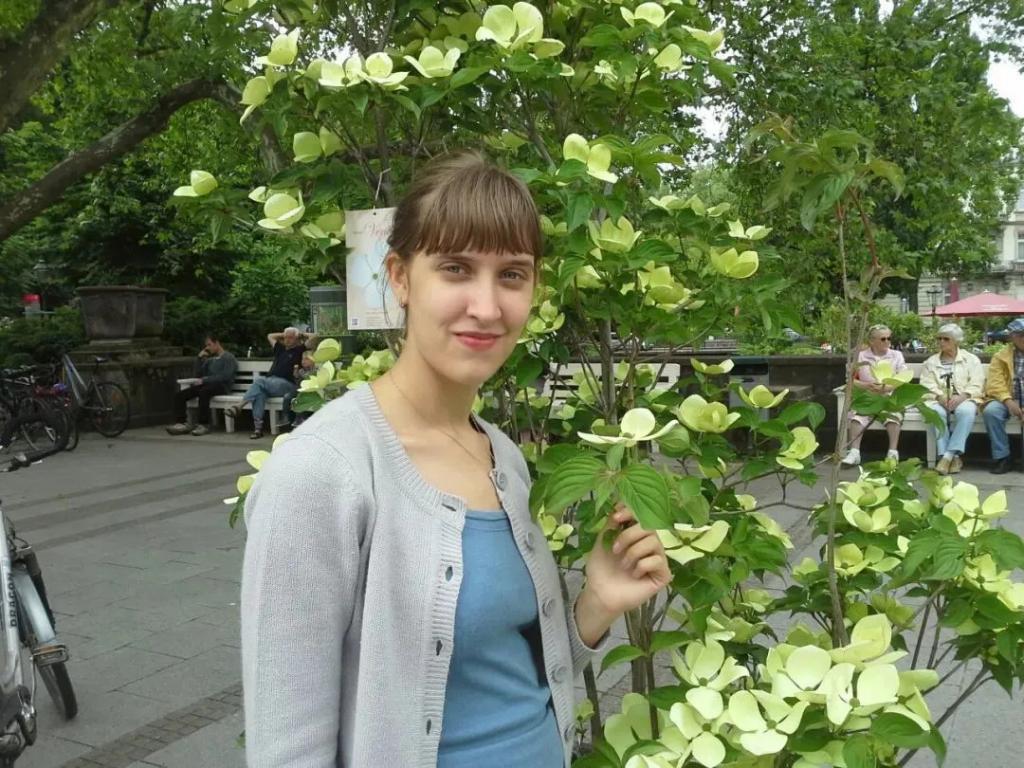 时代缝隙里的老歌手们，过得不要太滋润……