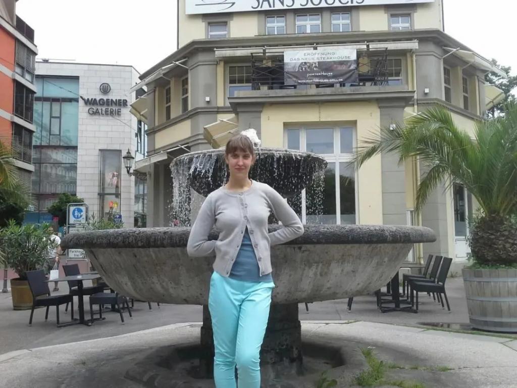 时代缝隙里的老歌手们，过得不要太滋润……