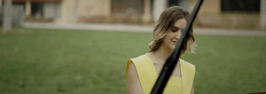 时代缝隙里的老歌手们，过得不要太滋润……