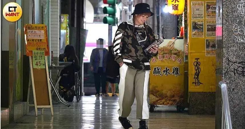 时代缝隙里的老歌手们，过得不要太滋润……