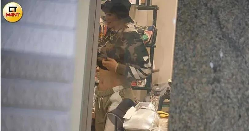 时代缝隙里的老歌手们，过得不要太滋润……