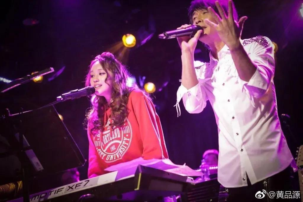 时代缝隙里的老歌手们，过得不要太滋润……