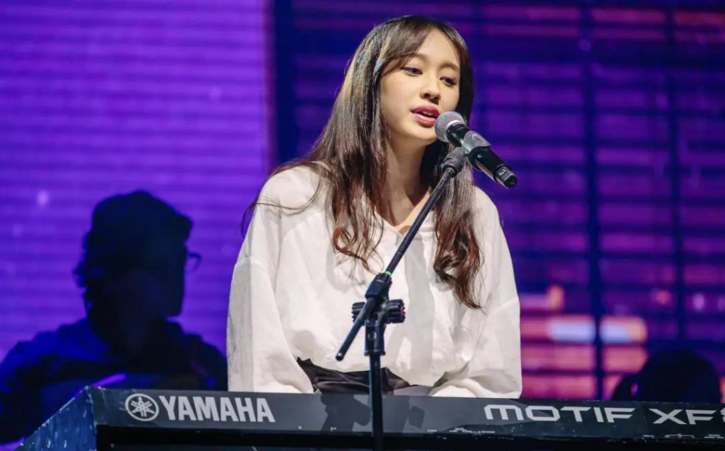 时代缝隙里的老歌手们，过得不要太滋润……