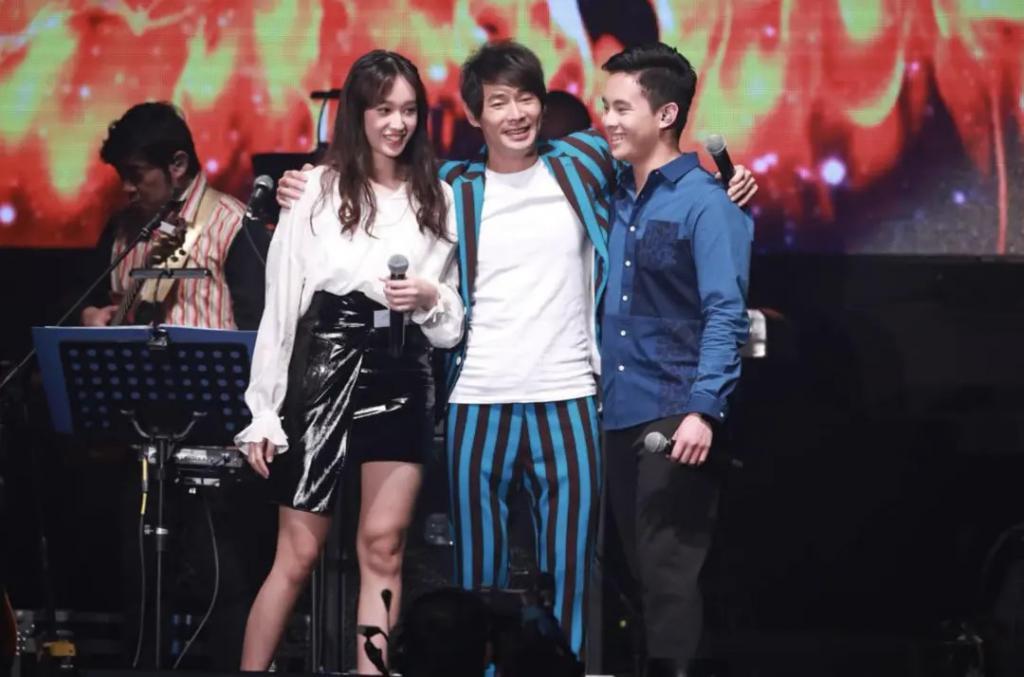 时代缝隙里的老歌手们，过得不要太滋润……