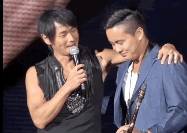 时代缝隙里的老歌手们，过得不要太滋润……