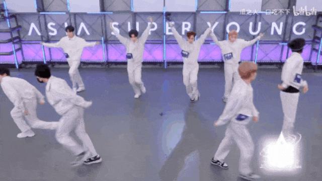 多亏他是男的，要不都怕他乳腺结节？