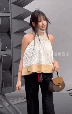 长成这样，要不咱还是别丢人了…
