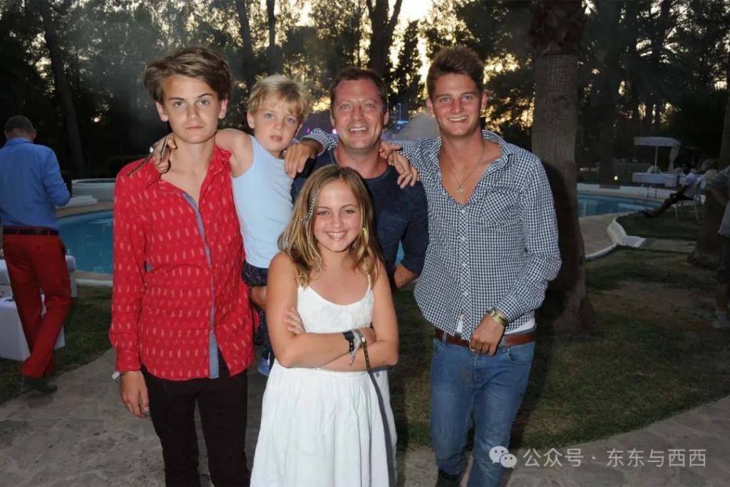 结婚12小时就想离婚，一年减肥90斤，她的生活太炸裂