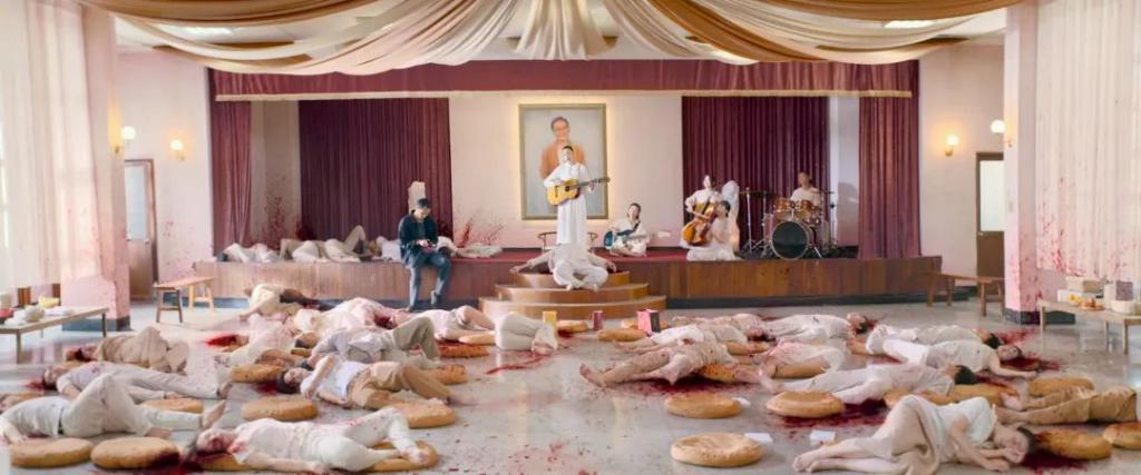 他这过气顶流，翻红靠发疯？