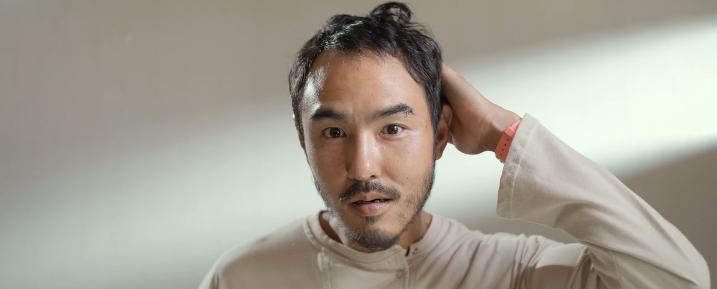 他这过气顶流，翻红靠发疯？