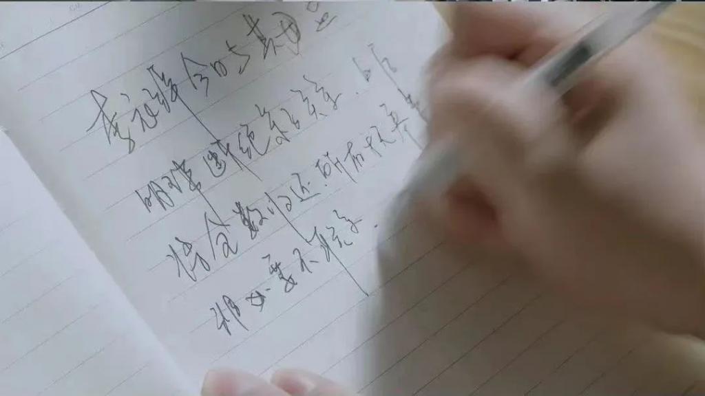 国产剧里的新型母女，只拯救了女儿的自由