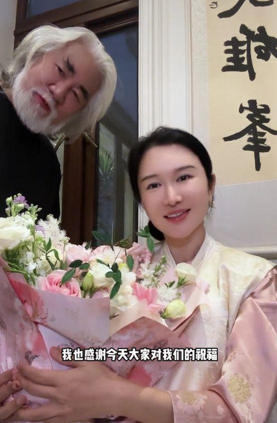 张纪中妻子回应怀四胎：我国老龄化比较严重，要为社会做贡献