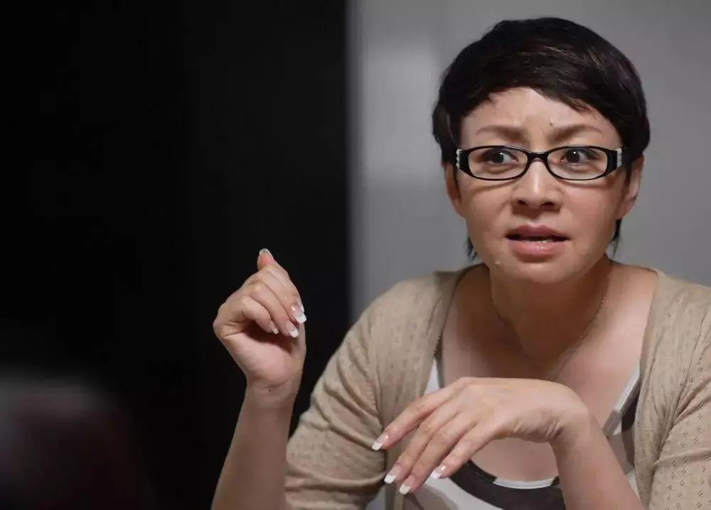 不要看如今的宋丹丹不修边幅，当年的她漂亮到倪萍都被比下去了