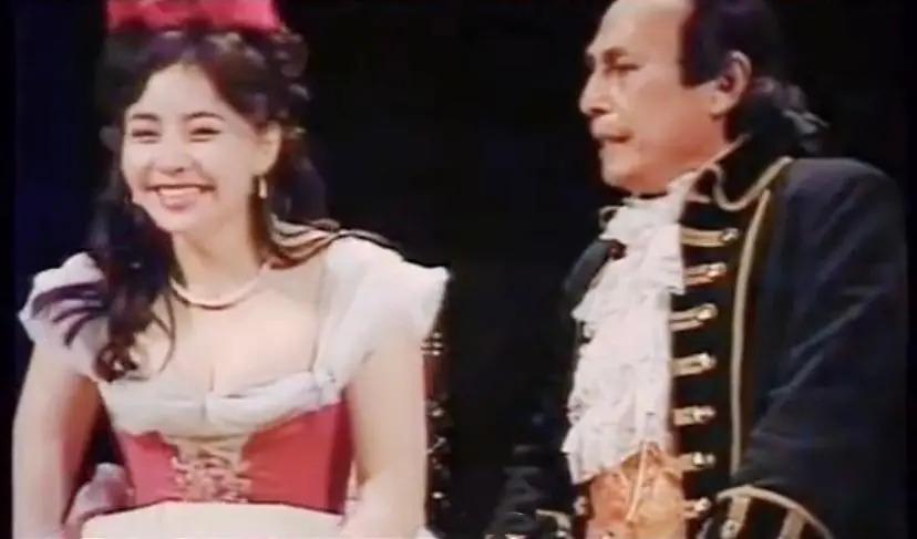 不要看如今的宋丹丹不修边幅，当年的她漂亮到倪萍都被比下去了