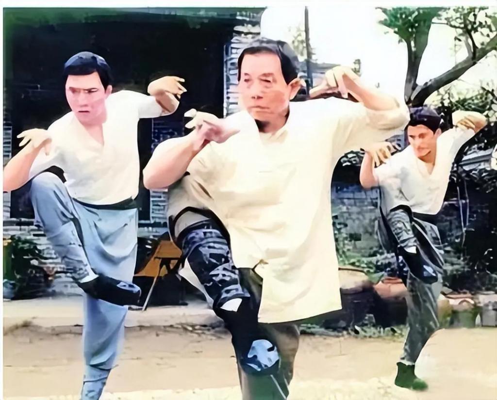 郑少秋的师傅、张国荣的干爹，嘲成龙杂耍，他什么来头？