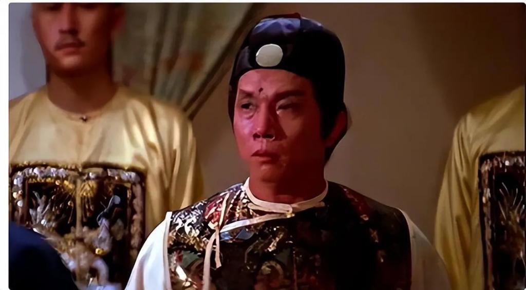 郑少秋的师傅、张国荣的干爹，嘲成龙杂耍，他什么来头？